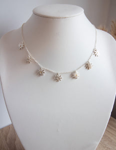 Daisy chain necklace