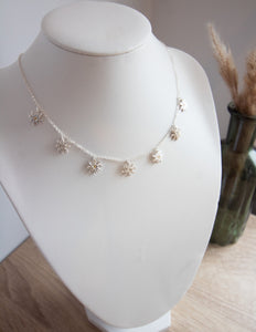 Daisy chain necklace