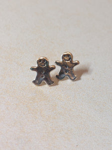 Gingerbread studs