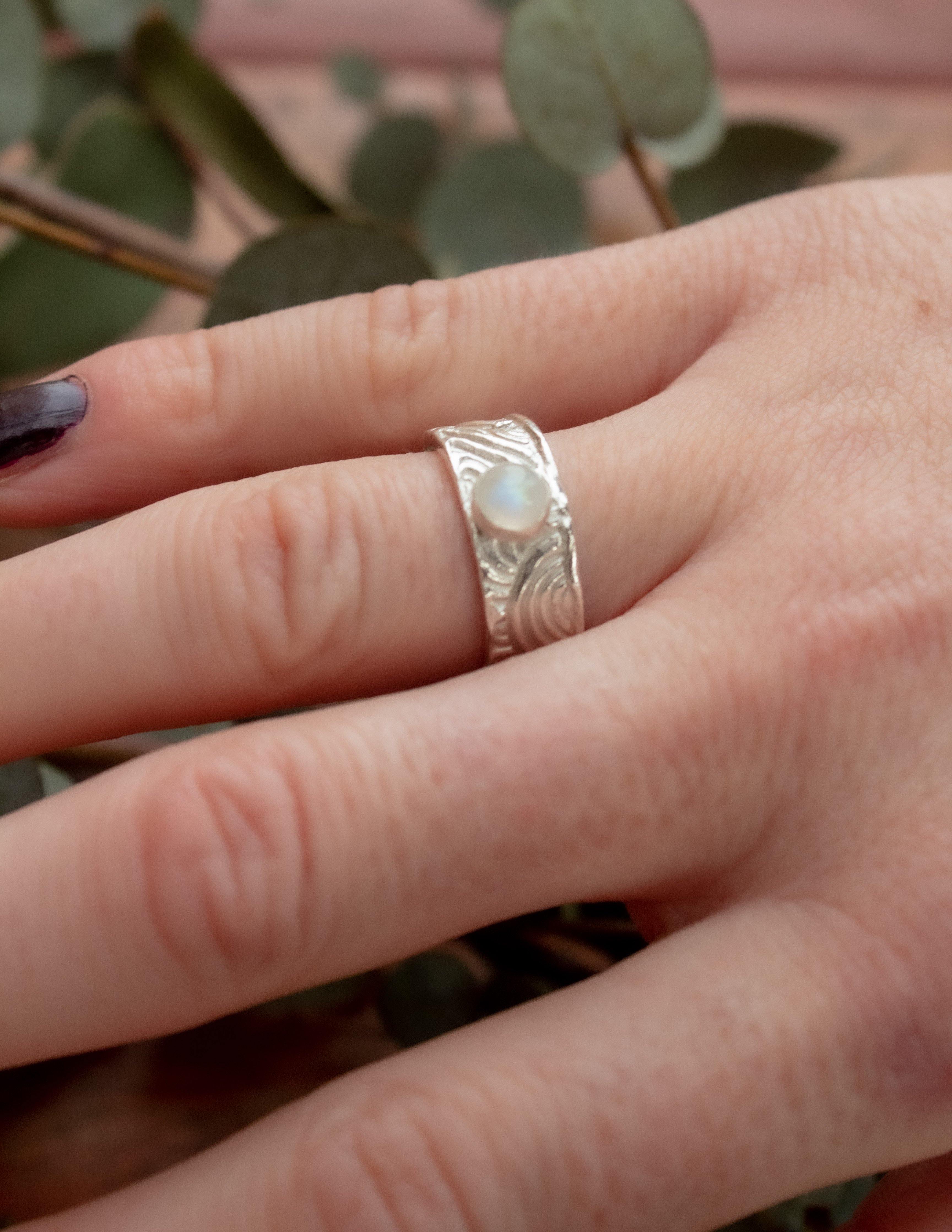 Ougi Moonstone chunky ring - BlossomJewellery