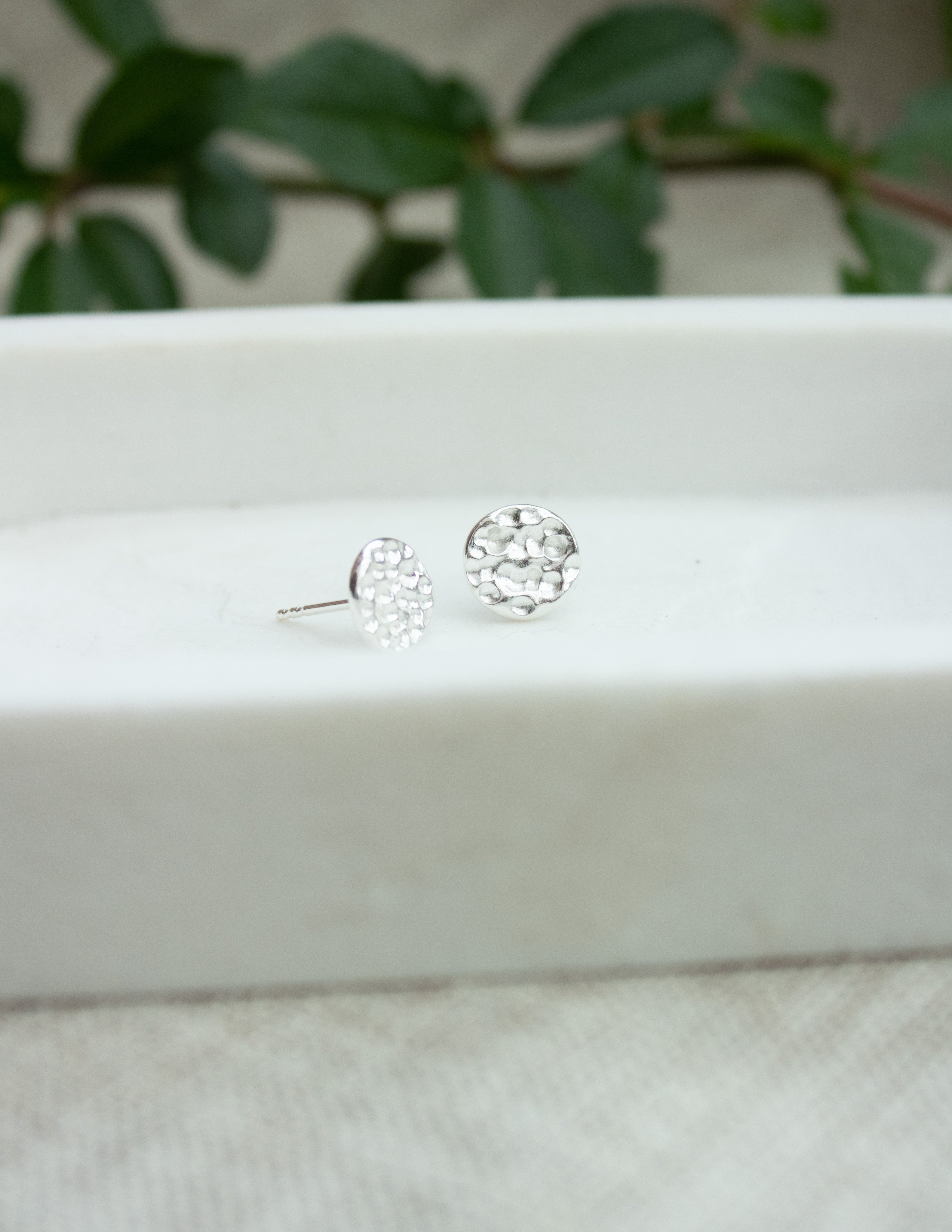 Round Hammered circle and square studs