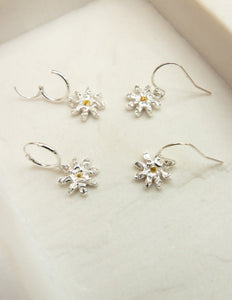 Mini Daisy earrings