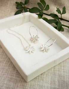 Daisy necklace