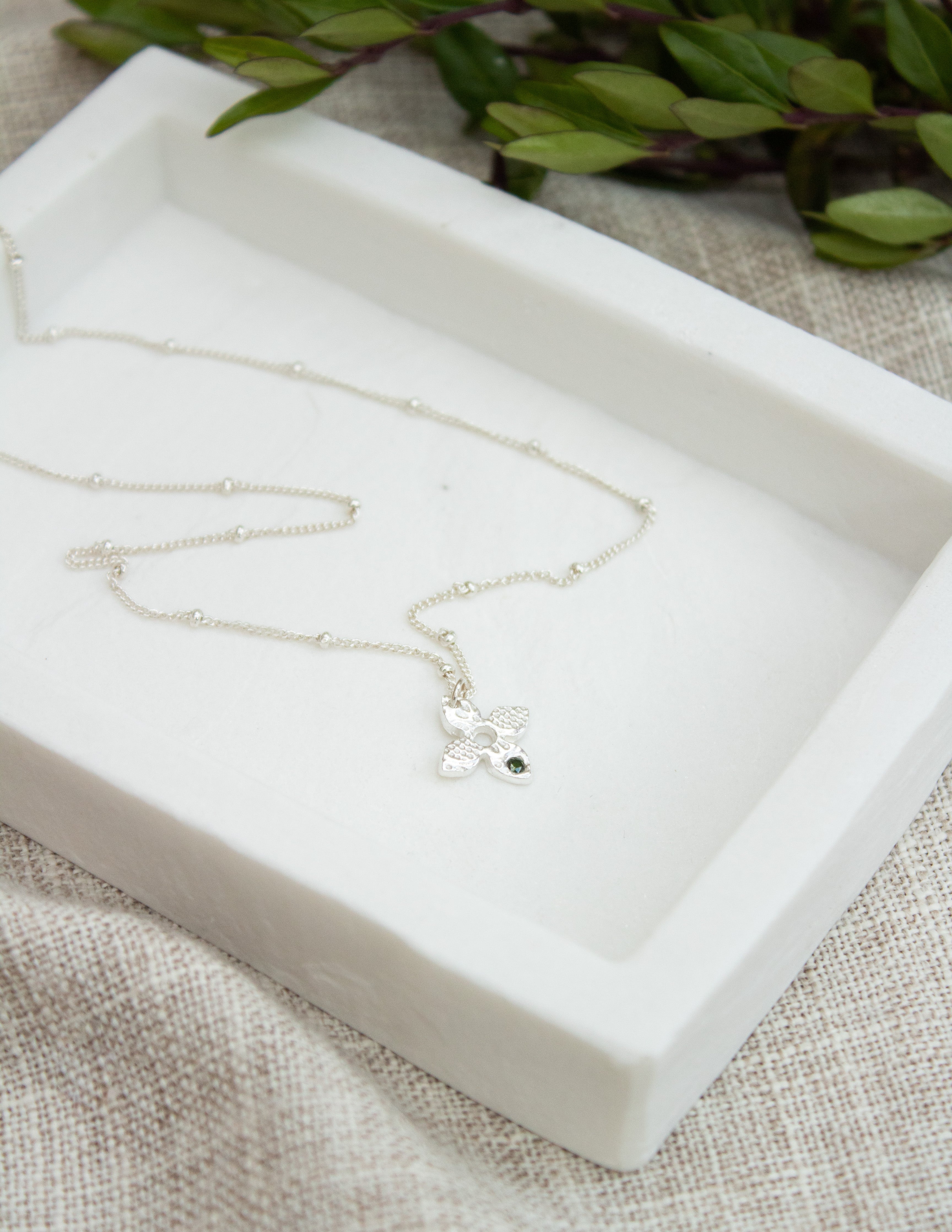 Trinity hole classic / gemstone necklace