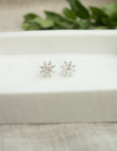 Daisy stud earrings