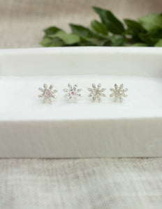 Daisy stud earrings