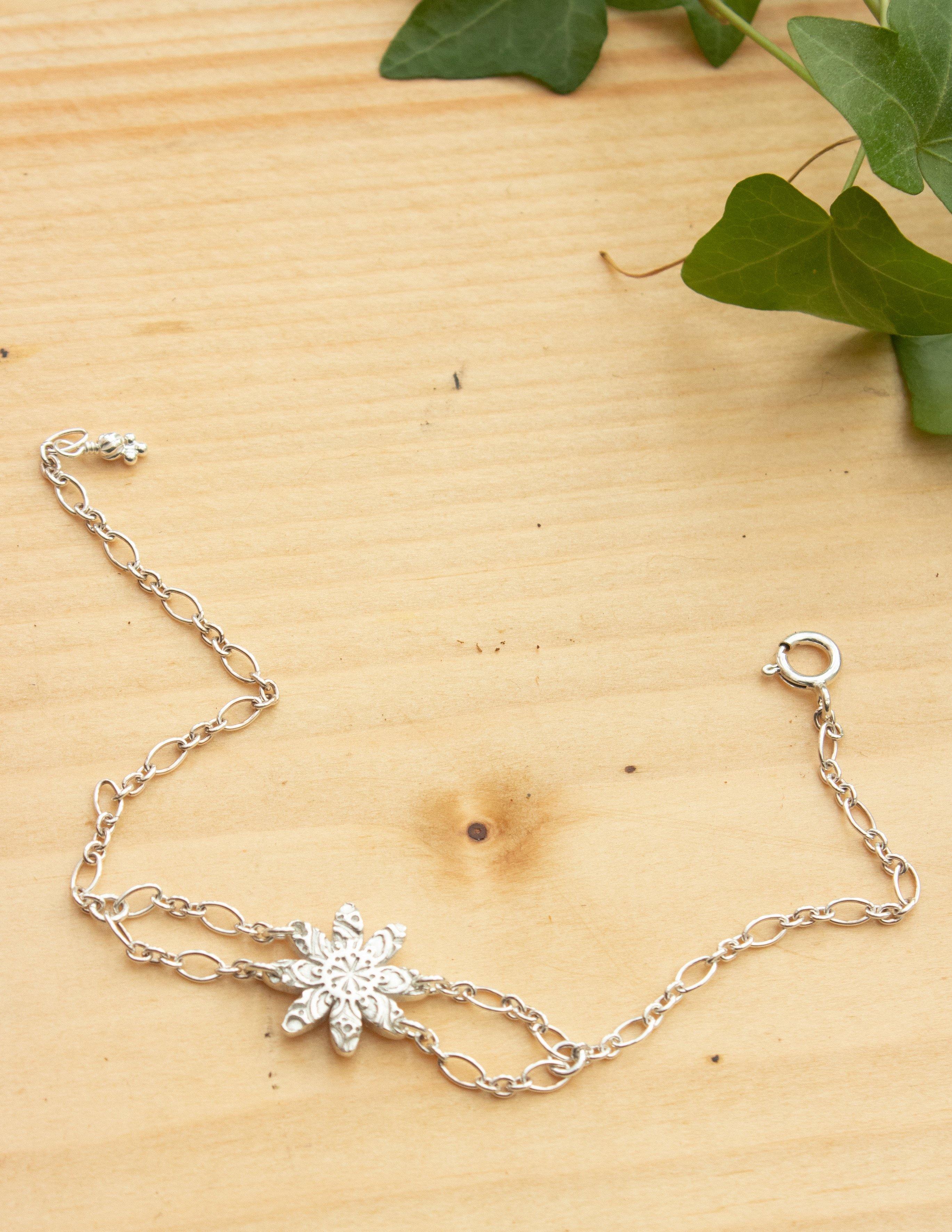 Daisy bracelet - BlossomJewellery