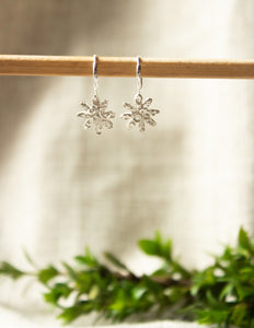 Mini Daisy earrings