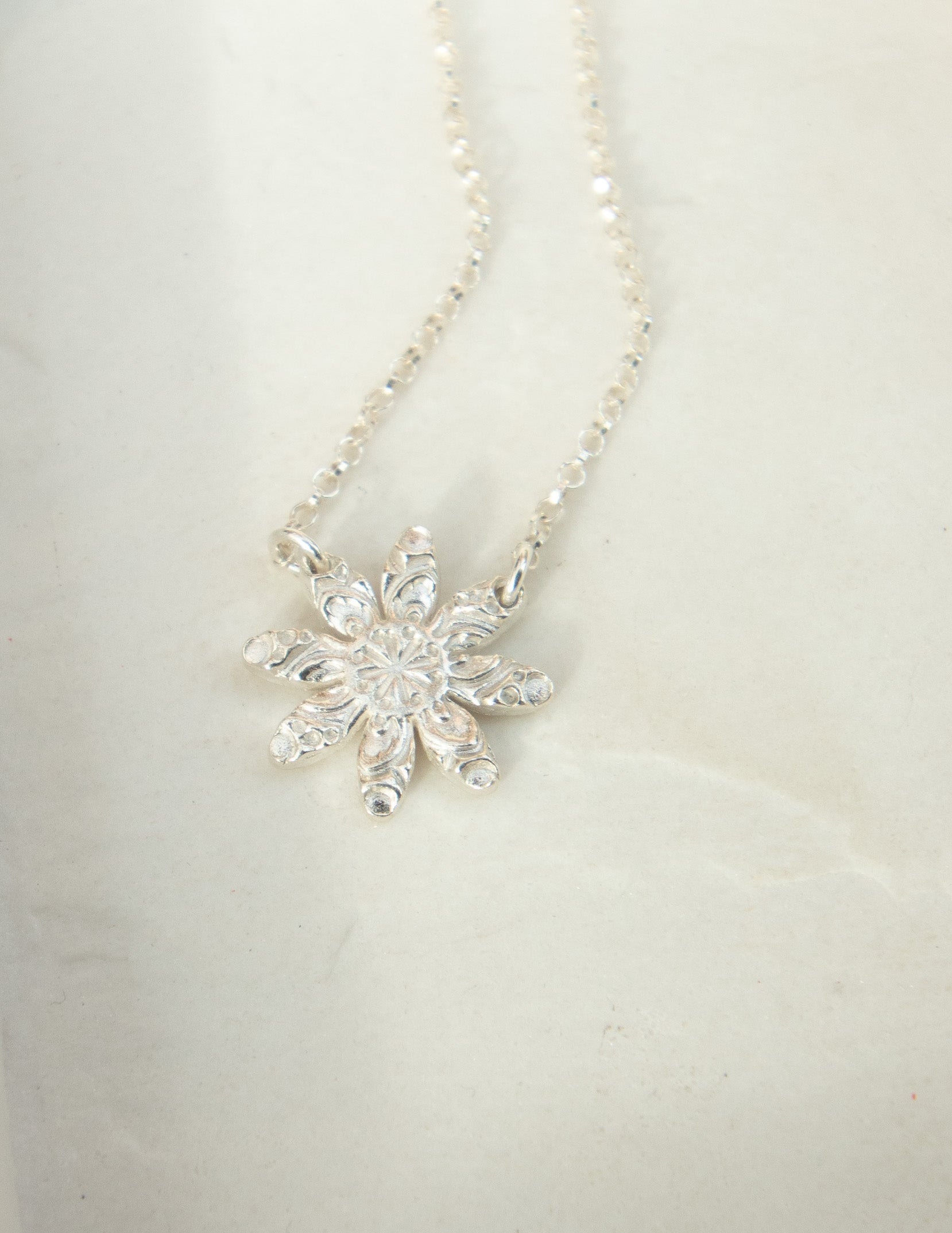 Daisy necklace