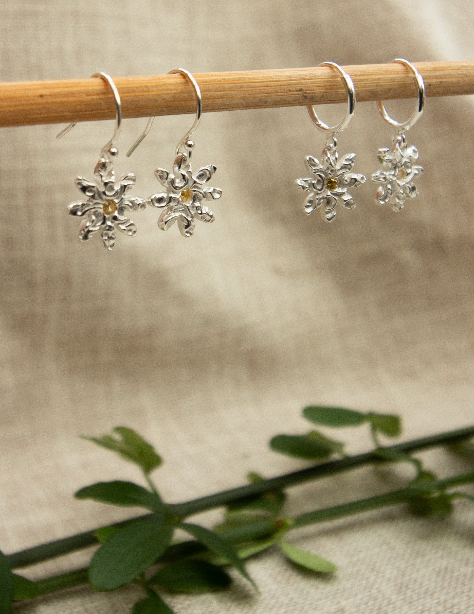 Mini Daisy earrings