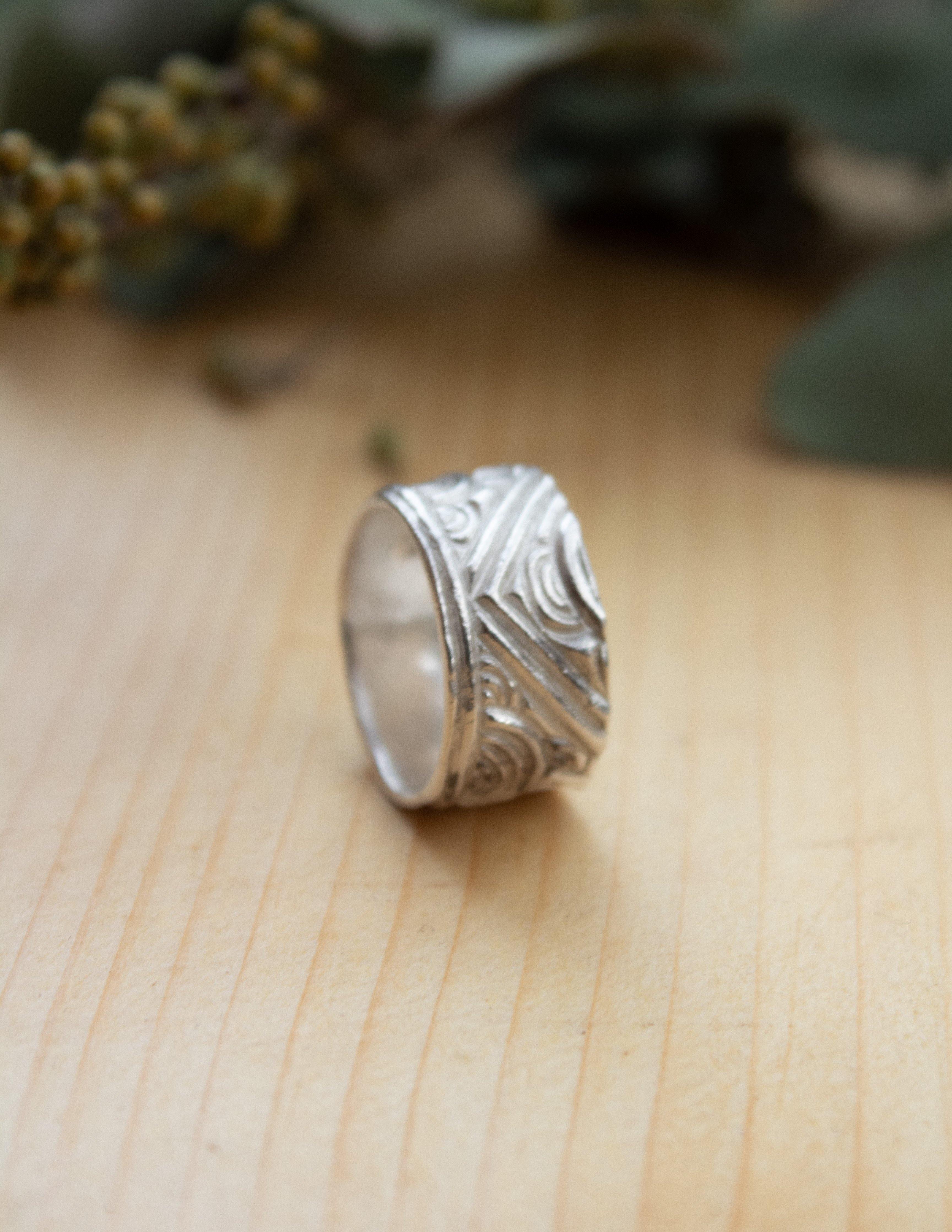 Ougi chunky ring - BlossomJewellery