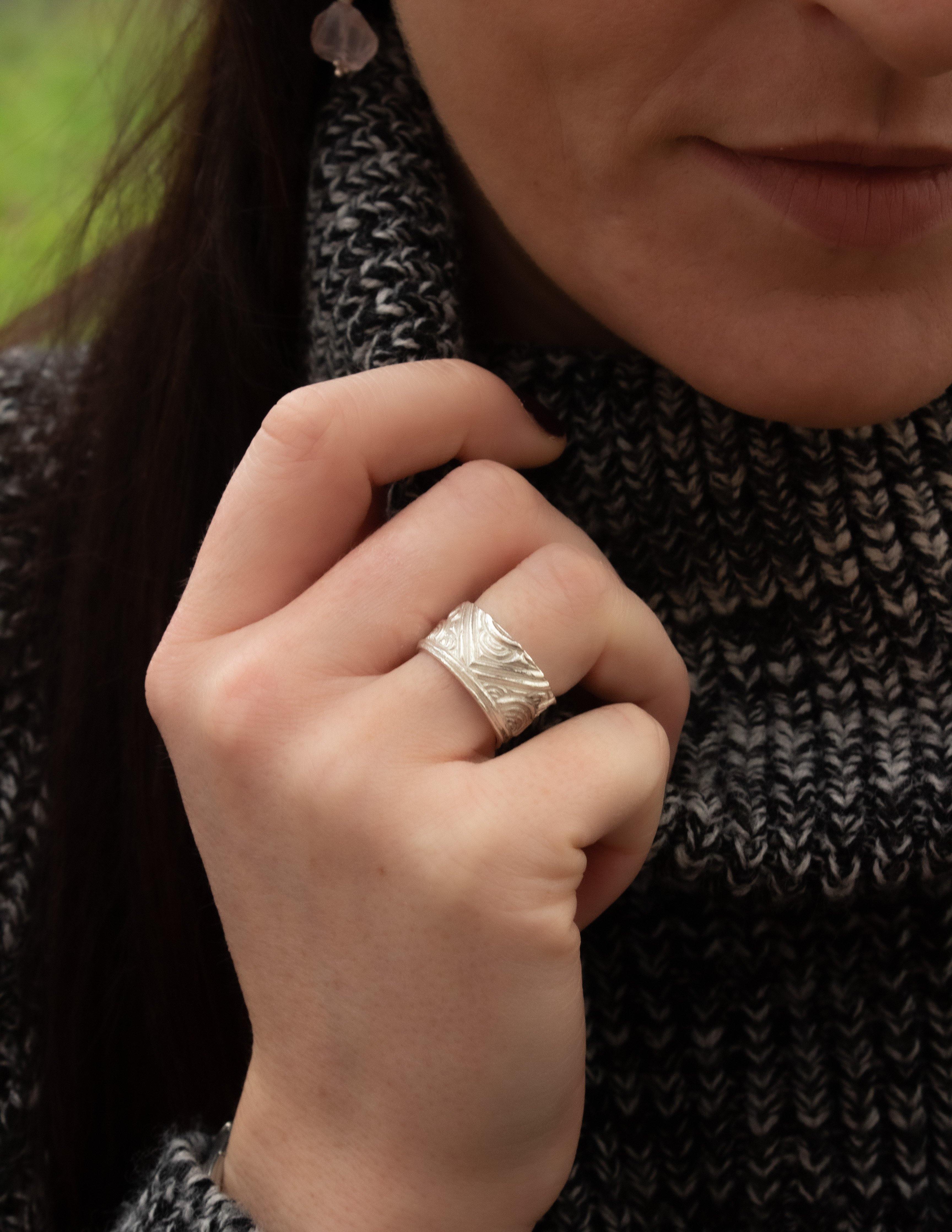 Ougi chunky ring - BlossomJewellery