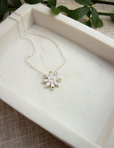 Daisy necklace